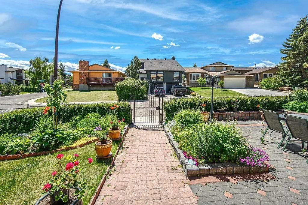 3Br2Ba Dbl Garage Home Fenced Yard Near Downtown And Yyc Pet Ok アパート カルガリー